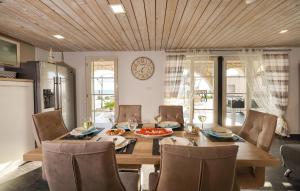 Amazing Home In Stinica 