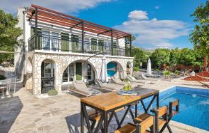 Amazing Home In Stinica