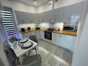 KOMFORT APARTAMENT KUSTRONIA I Garaż Balkon Wanna