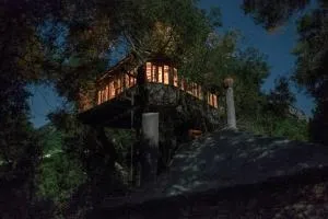 Margaritis's Treehouse - Paramonas