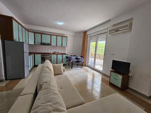 Sea View Green Apartment Golem