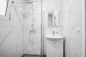 City Vibe Villa with pool