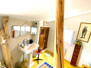 Maisons de vacances Grande maison, 5 chambres, piscine a 5 min d'Arles : photos des chambres