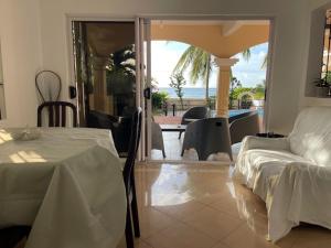 Apartment with exceptional sea view