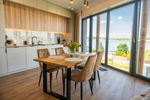 P R A T U M 17 Apartament z widokiem na jezioro