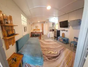 Gloria's mini hideaway - Silver Sands