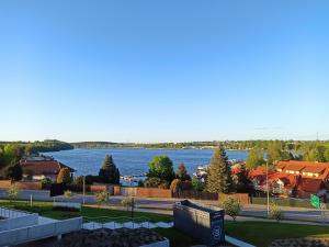 P R A T U M 17 Apartament z widokiem na jezioro