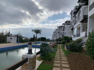 Appartement moderne avec piscine et vue sur mer, proche plage