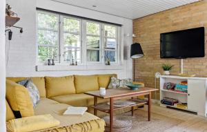 3 Bedroom Awesome Home In Brenderup Fyn