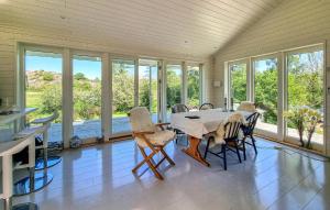 3 Bedroom Gorgeous Home In Tjörn