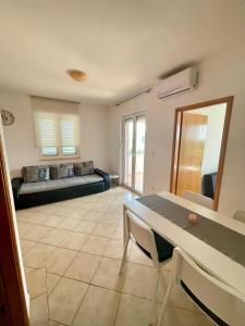Apartmani Maja Vrsi 