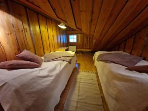 Tokkapirtti B2 Log cabin near Levi center in a peaceful neighbourhood