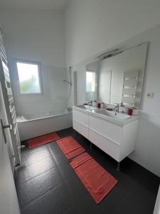 Maisons d'hotes Chambres doubles dans maison juste refaite a neuf : photos des chambres