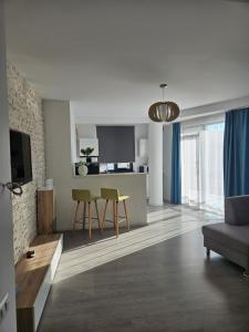 10housemamaia