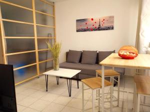 Appartements Studio lumineux 3 min Gare Houilles - RER A, Ligne L et J : photos des chambres