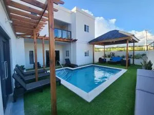 Luxurious 6 Bed Villa Wown Pool - Old Harbour