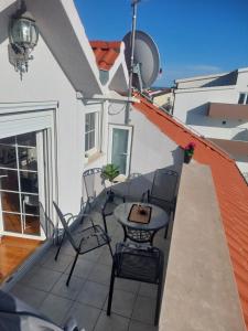 OMIŠ Dream house Blue sky