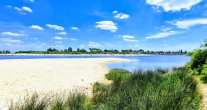 Appartements Suites Kerlarros Clim et Parking face Gare et Port : photos des chambres