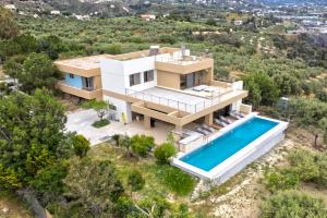 Villa Mirtylla luxury retreat w Pool, BBQ and Gym