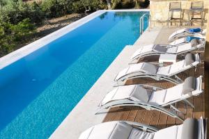 Villa Mirtylla luxury retreat w Pool, BBQ and Gym
