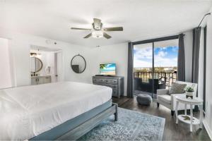Phoenix III 3031 beachfront end-unit