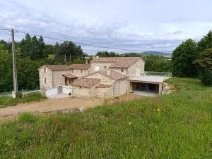 Ancienne ferme tranquille en Haute Ardèche - Bert