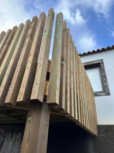 T0 com mezanino à beira-mar