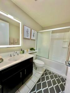 Shared House Hollywood Hideaway Heart of Fame