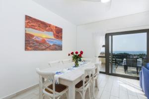 La Corsica 15, Uvongo