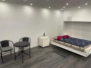 Private room with shared bathroom in central of billund - Bredsten