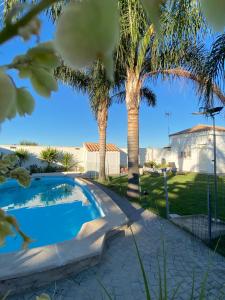 Acogedora casa de invitados con piscina 1