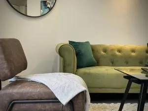 Suite Swindon Escape In Town Centre - Free Parking - 法灵登