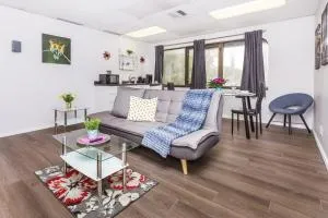 Modern 1BR Condo - Chinatown Near Little Italy - Ottawa