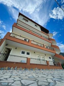 Friends House - Borsh Hotel