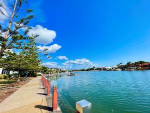 Luxury 4 bedroom waterfront holiday home on the Sunshine Coast