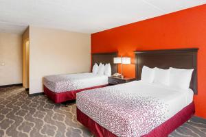 Double Room with Two Double Beds room in Best Western Inn at Blakeslee-Pocono