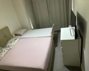 2 bed flat in London - Newham