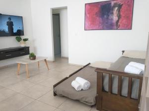 Departamento amplio, luminoso con cochera