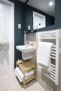 Modern Central Manchester 1 Bed Duplex With Balcony