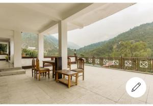 Tirthan Crest Homestay Jibhi at Banjar Kullu