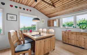 Stunning Home In Esbjerg V With Wifi