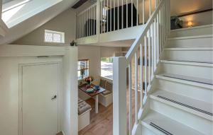 Cozy Home In Noordscheschut With Wifi