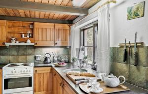 6 Bedroom Gorgeous Home In Bedsted Thy