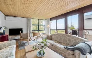 Gorgeous Home In Fårevejle With Wifi - Store Fuglede