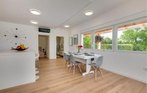 Awesome Home In Donja Reka With Wifi