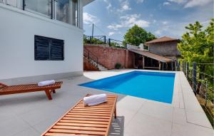 Awesome Home In Donja Reka With Wifi