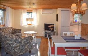 Amazing Home In Markaryd With Lake View