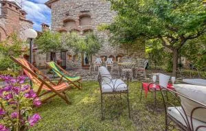 2 Bedroom Beautiful Home In Corciano - Mantignana