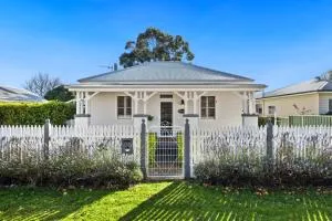 Gambell Cottage - Country Charm - Bloomfield