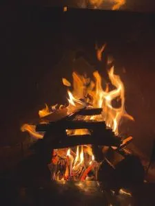 Casa com banheira e lareira 12km da cidade - Vale Verde